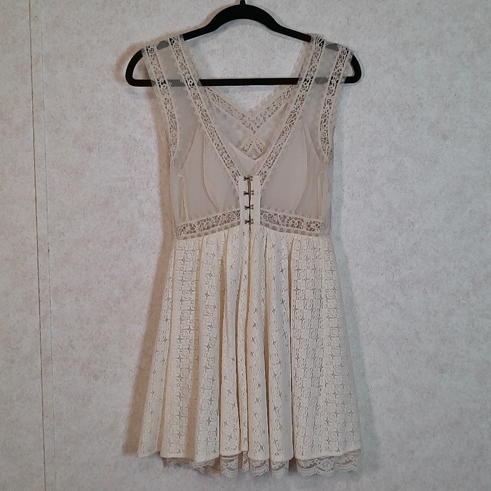 NWT Free People Victoria Ivory Lace&Embroidery Cinderella Mini Dress,Lining Sz2 - Picture 4 of 12